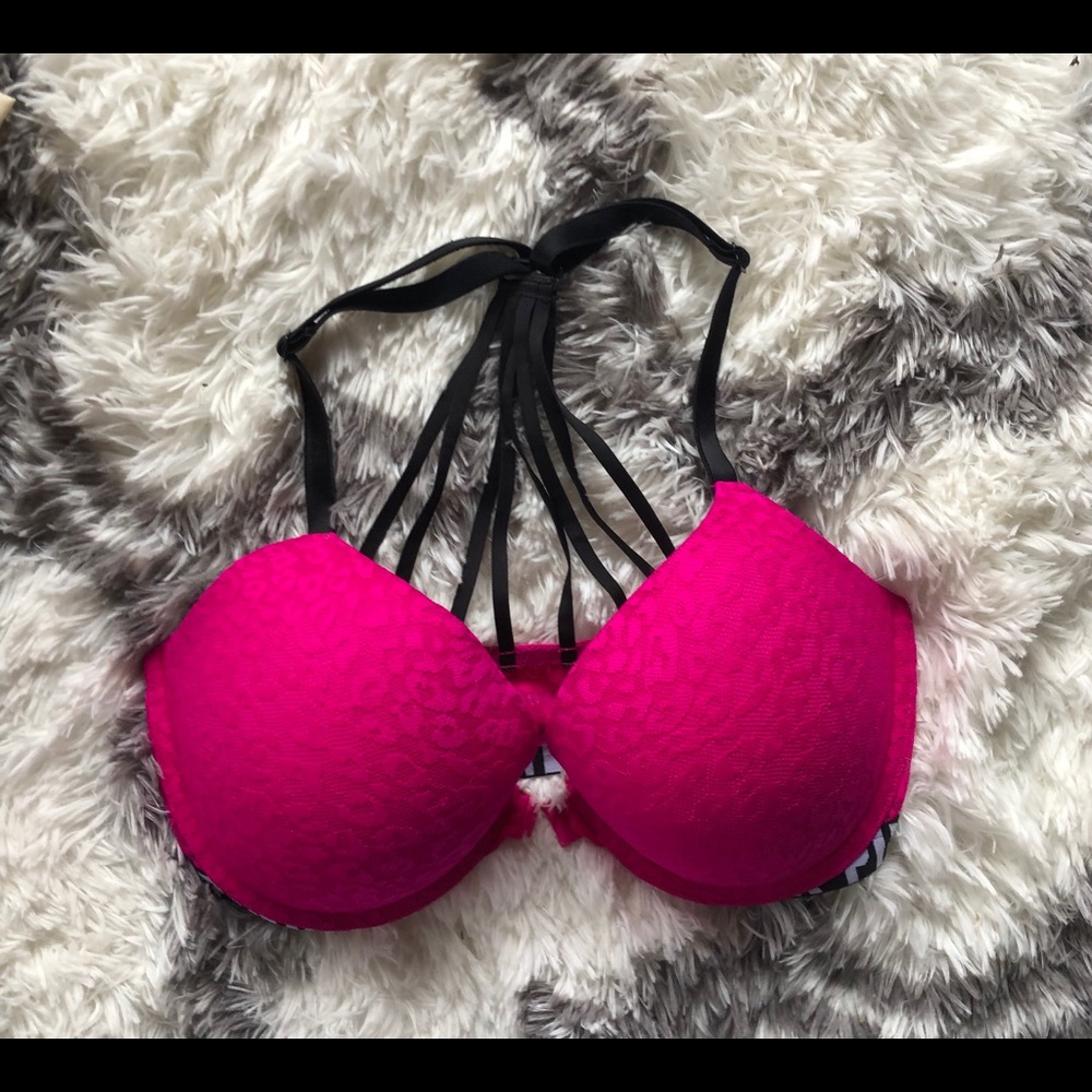 VS Pink bra